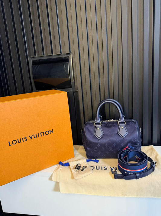 louis vuitton speedy bandolier 20 blu navy ba.ski Nil. nav M23445