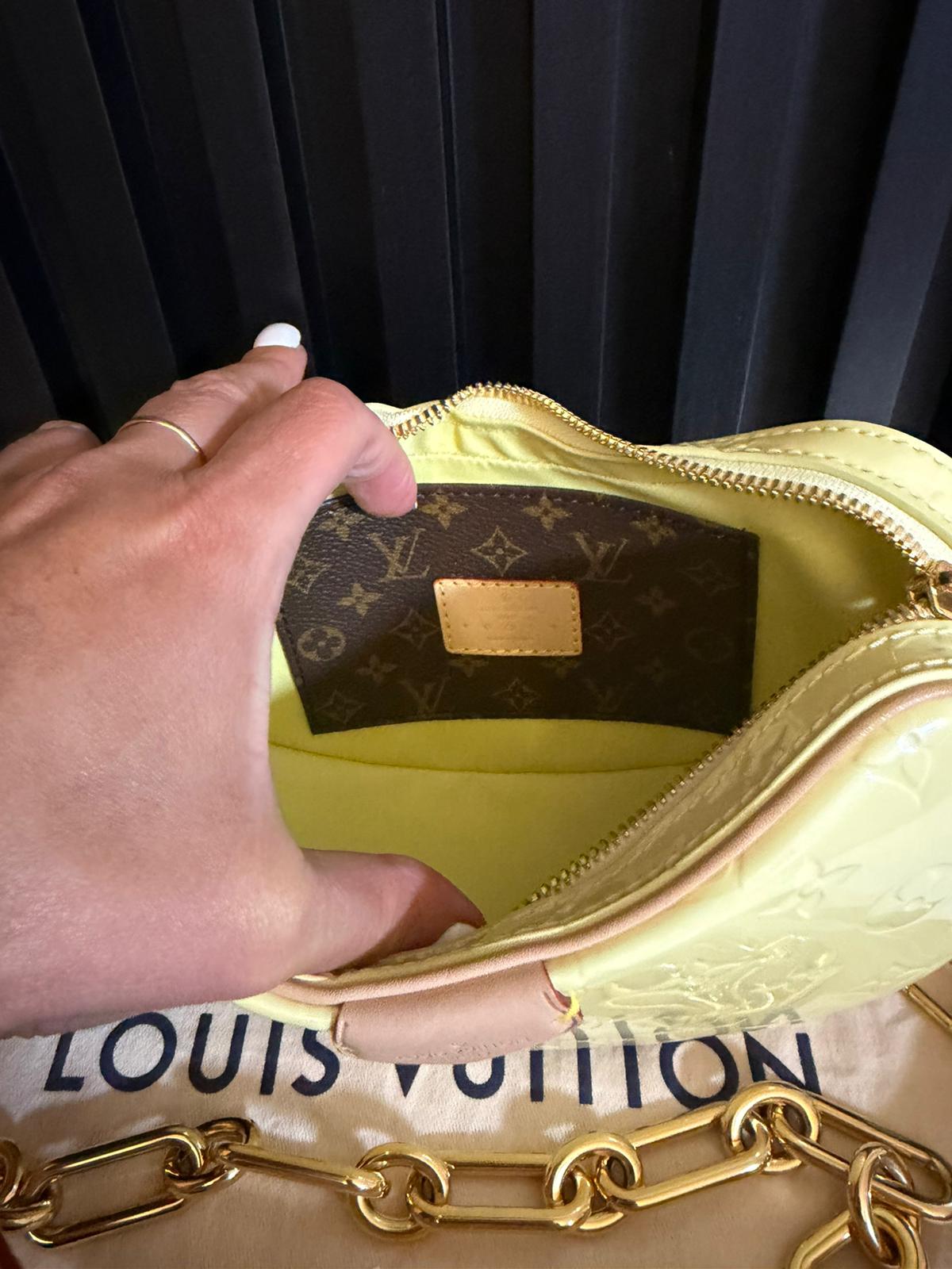 louis vuitton borsa croissant pm in patent giallo M24020