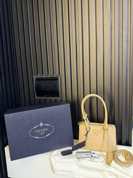 Prada borsa galleria mini beige