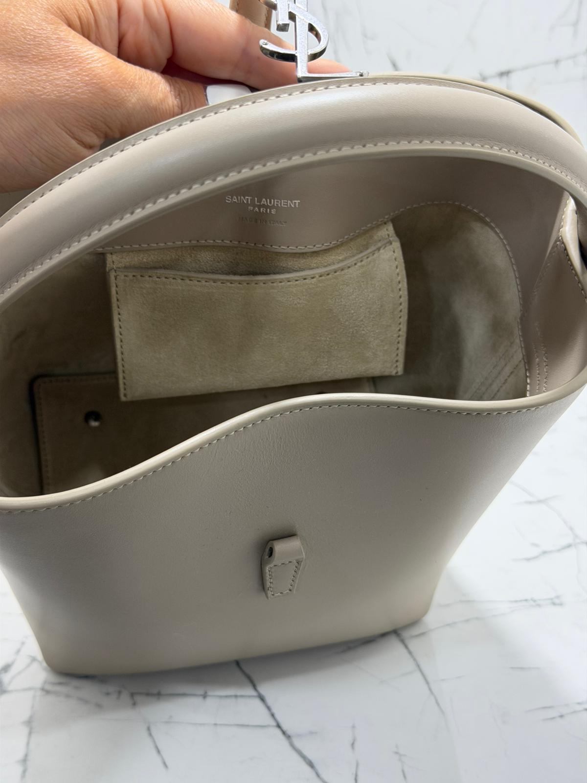 saint laurent Borsa LE 37 in pelle lucida beige