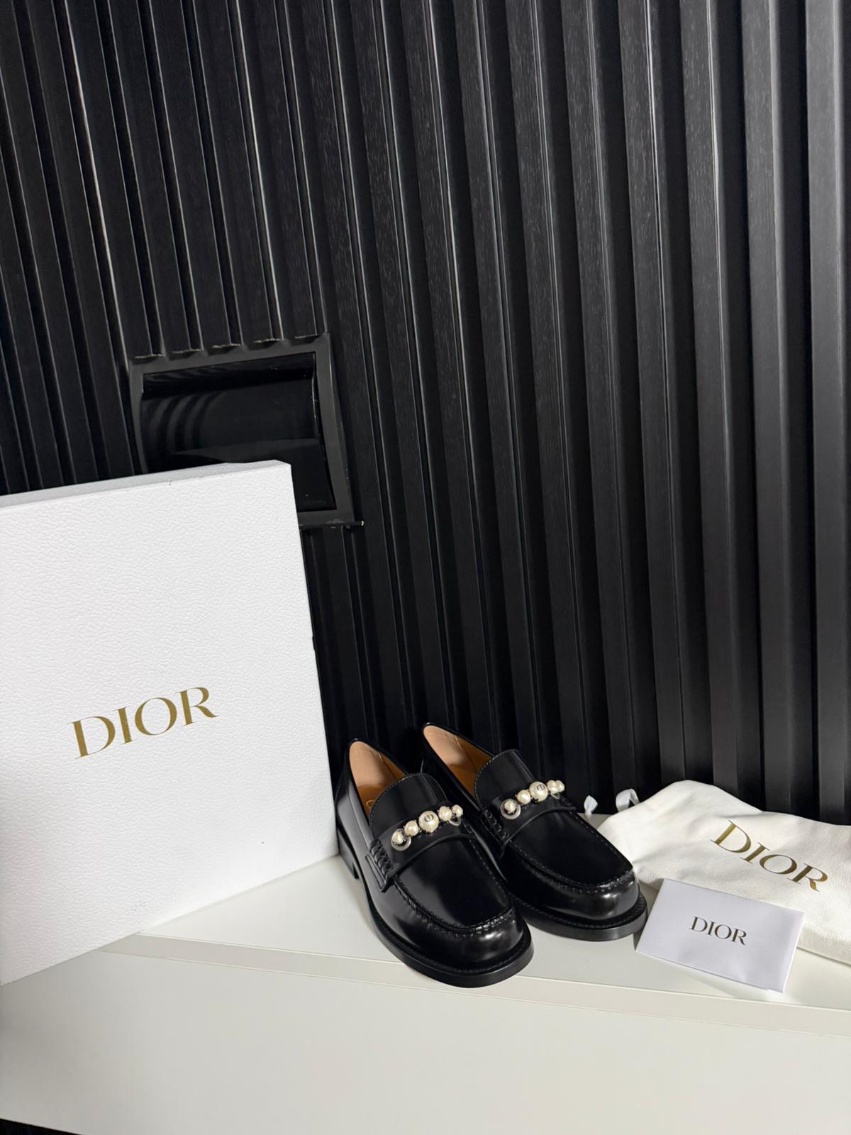 dior mocassini donna in pelle di vitello nero con perle