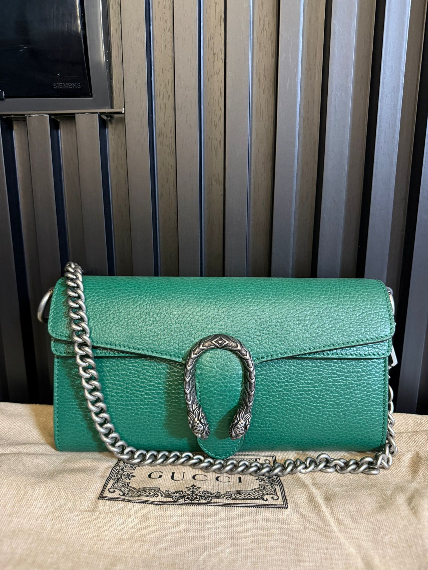 GUCCI BORSA A SPALLA DIONYSUS IN PELLE VERDE E DOPPIA TRACOLLA