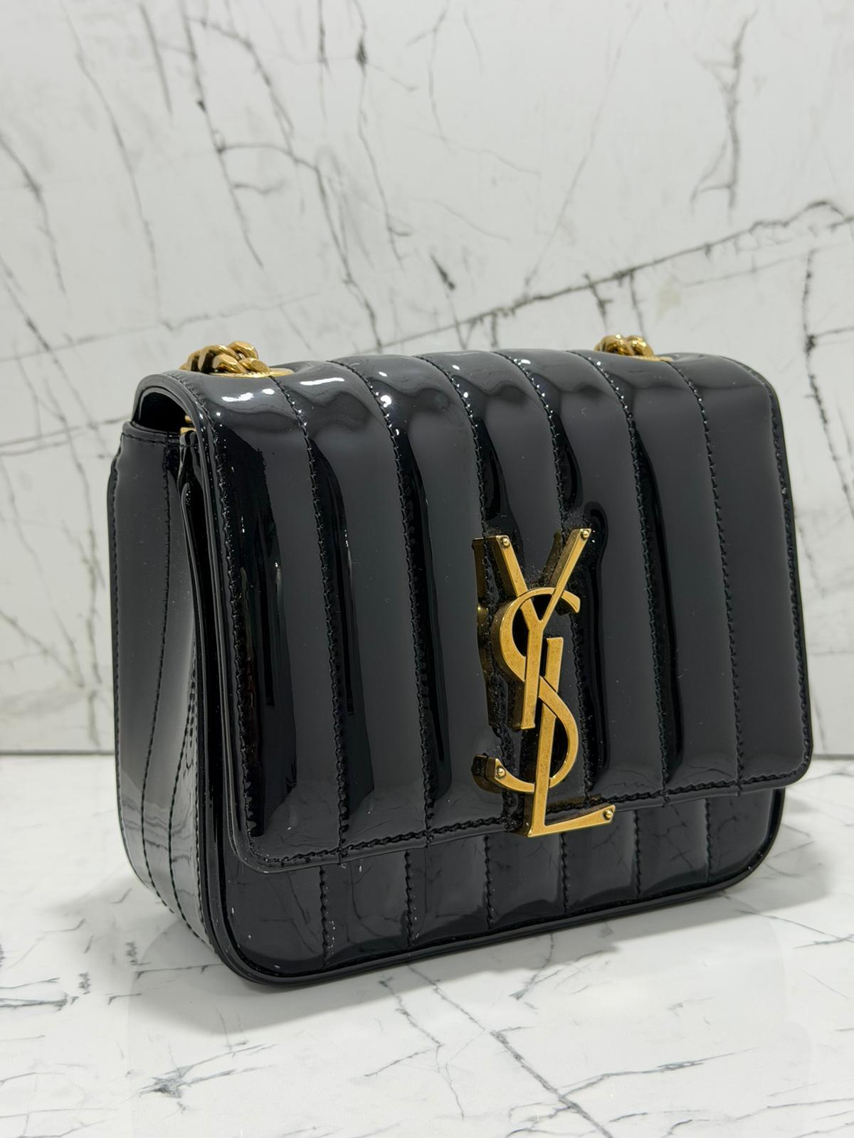 saint laurent borsa donna Patent Calfskin Matelasse Monogram Small Vicky Chain Bag Black