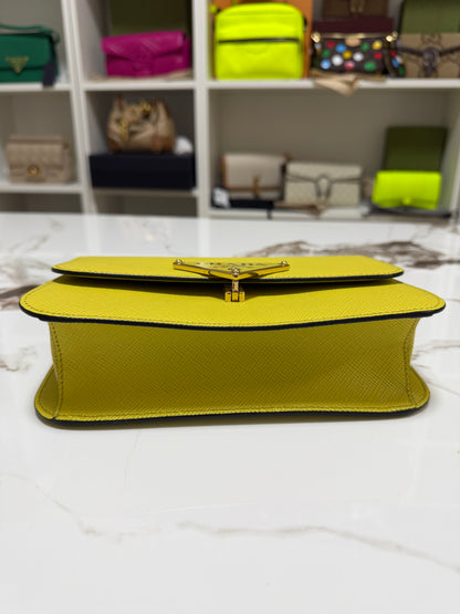 PRADA Borsa a spalla in Saffiano con pattina