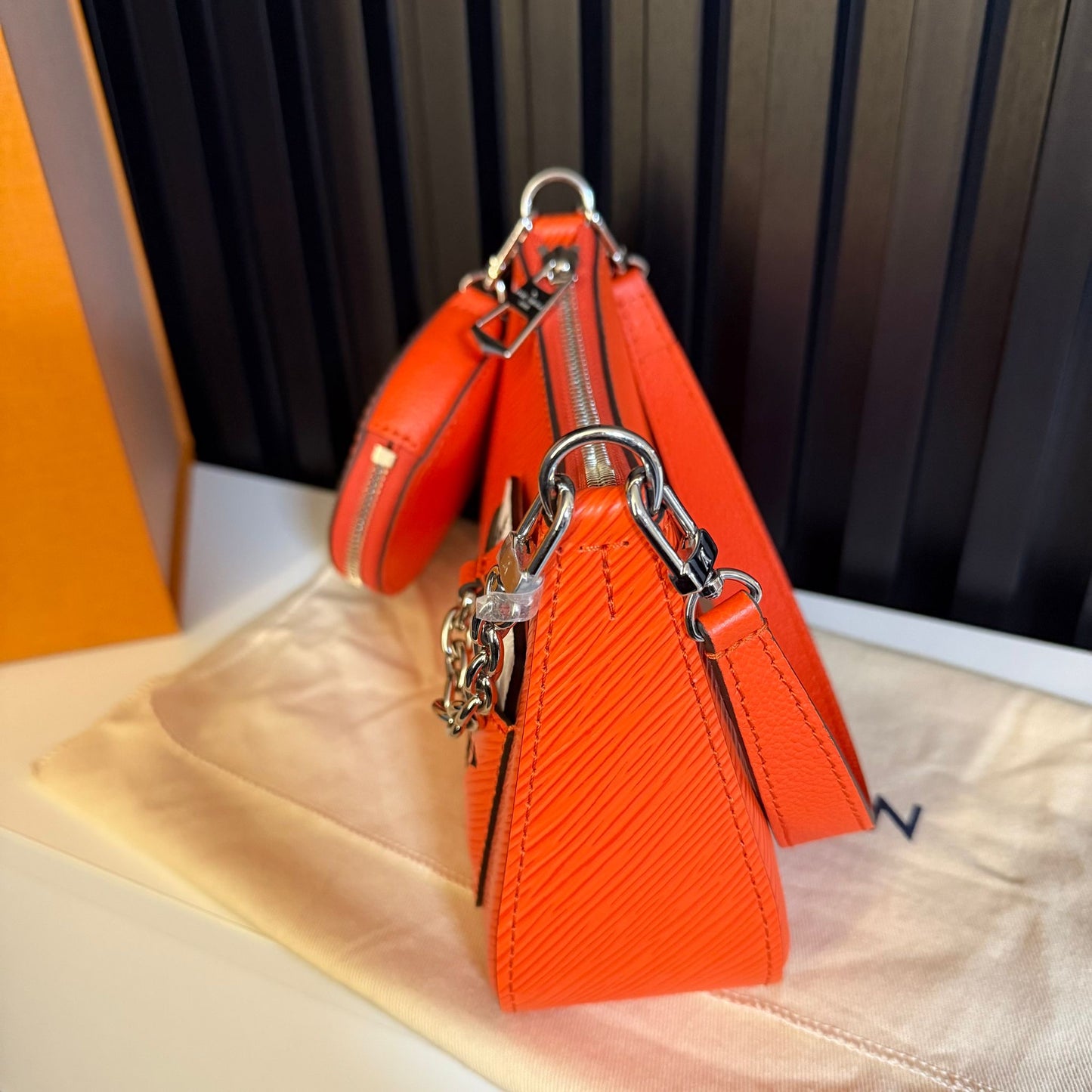 Louis Vuitton borsa marellini epi M22736 arancione