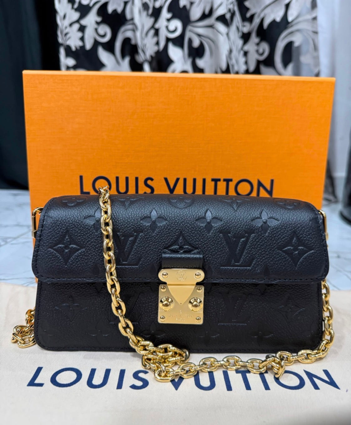Lv woc black