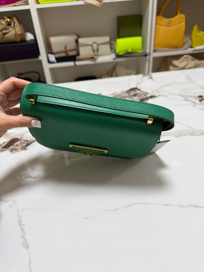 Prada Borsa a spalla in Saffiano con pattina