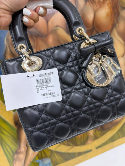 Lady d  small size color black