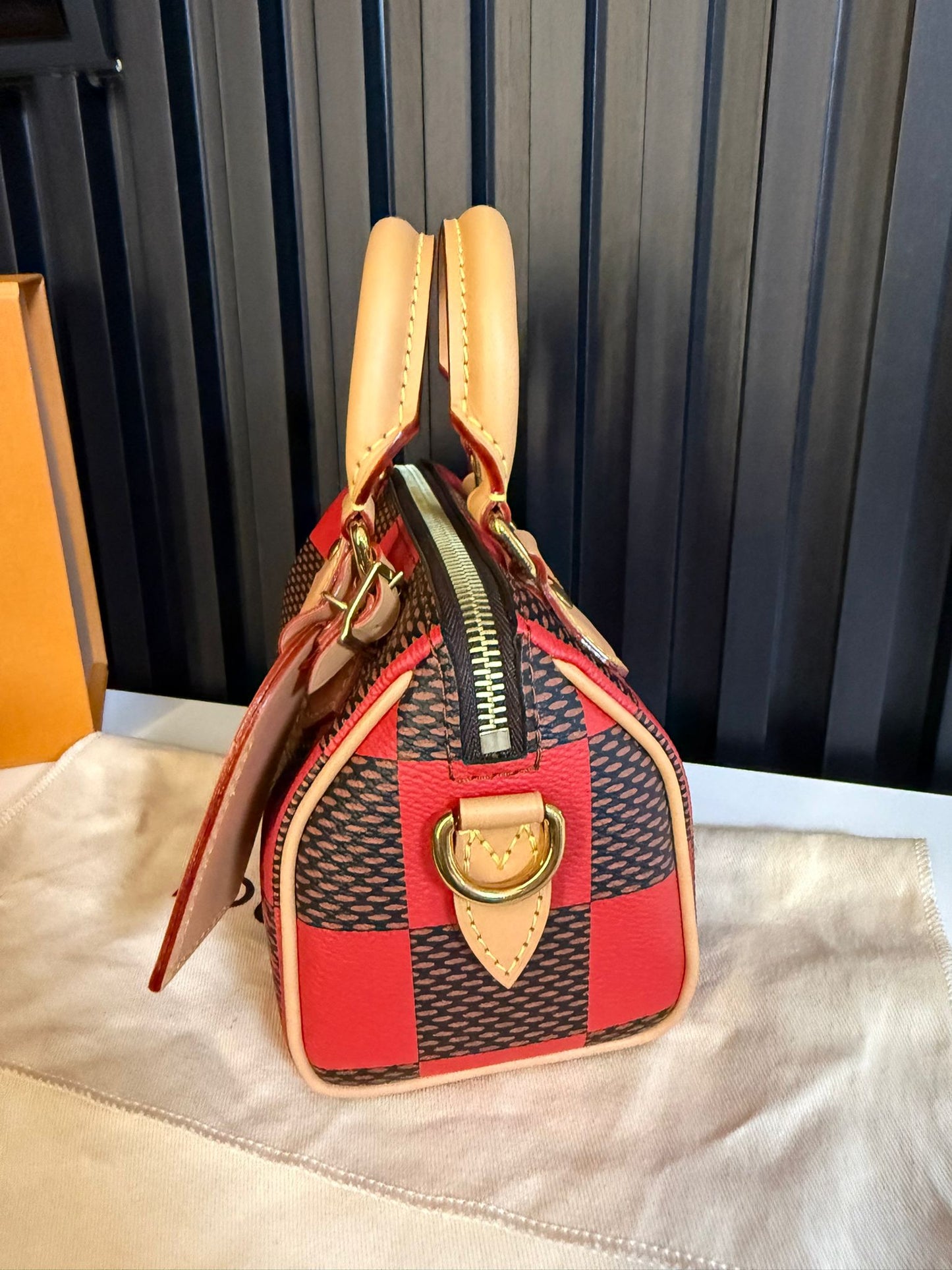 LOUIS VUITTON SPEEDY BANDOULIERE 18 DAMIER POP RED N40611