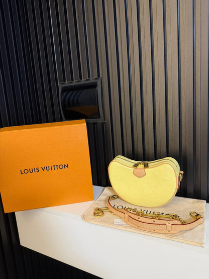louis vuitton borsa croissant pm in patent giallo M24020