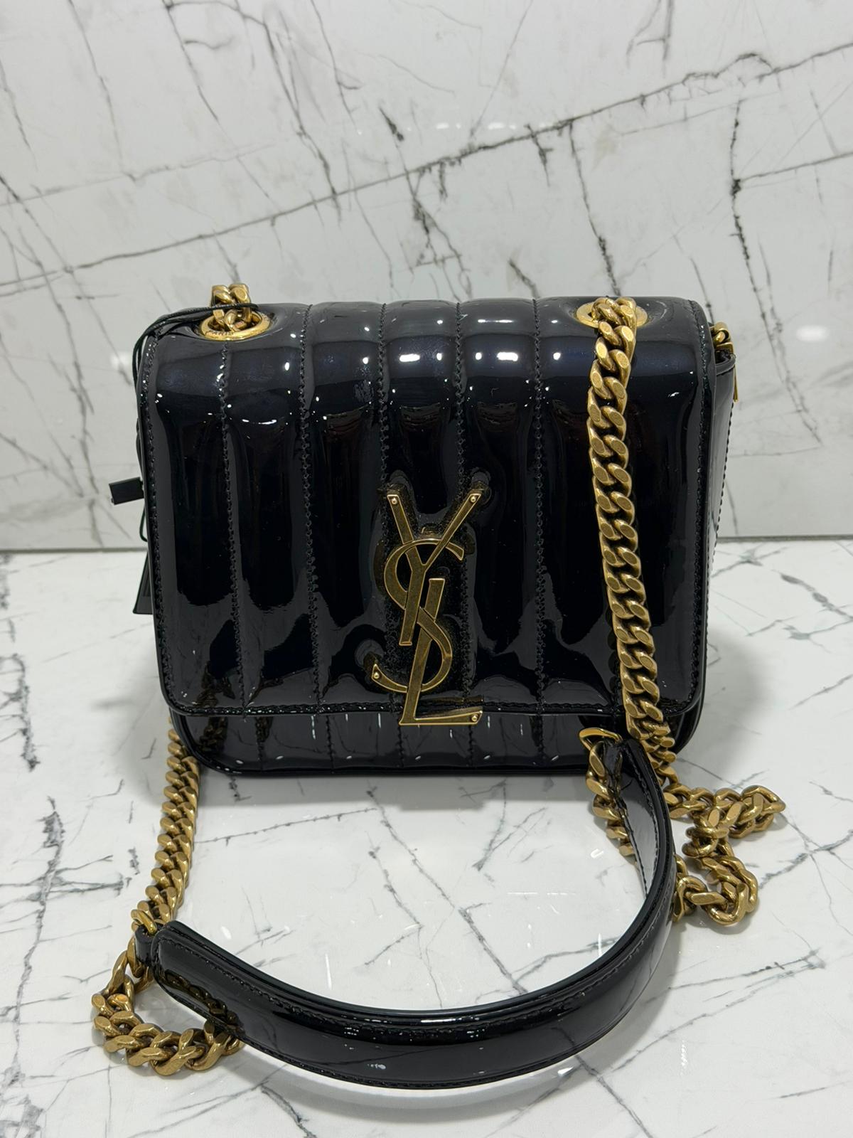 saint laurent borsa donna Patent Calfskin Matelasse Monogram Small Vicky Chain Bag Black