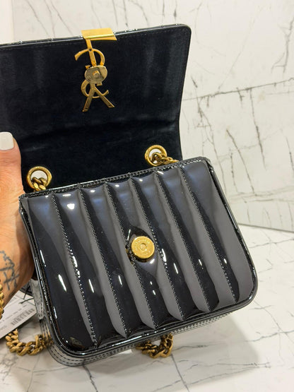 saint laurent borsa donna Patent Calfskin Matelasse Monogram Small Vicky Chain Bag Black