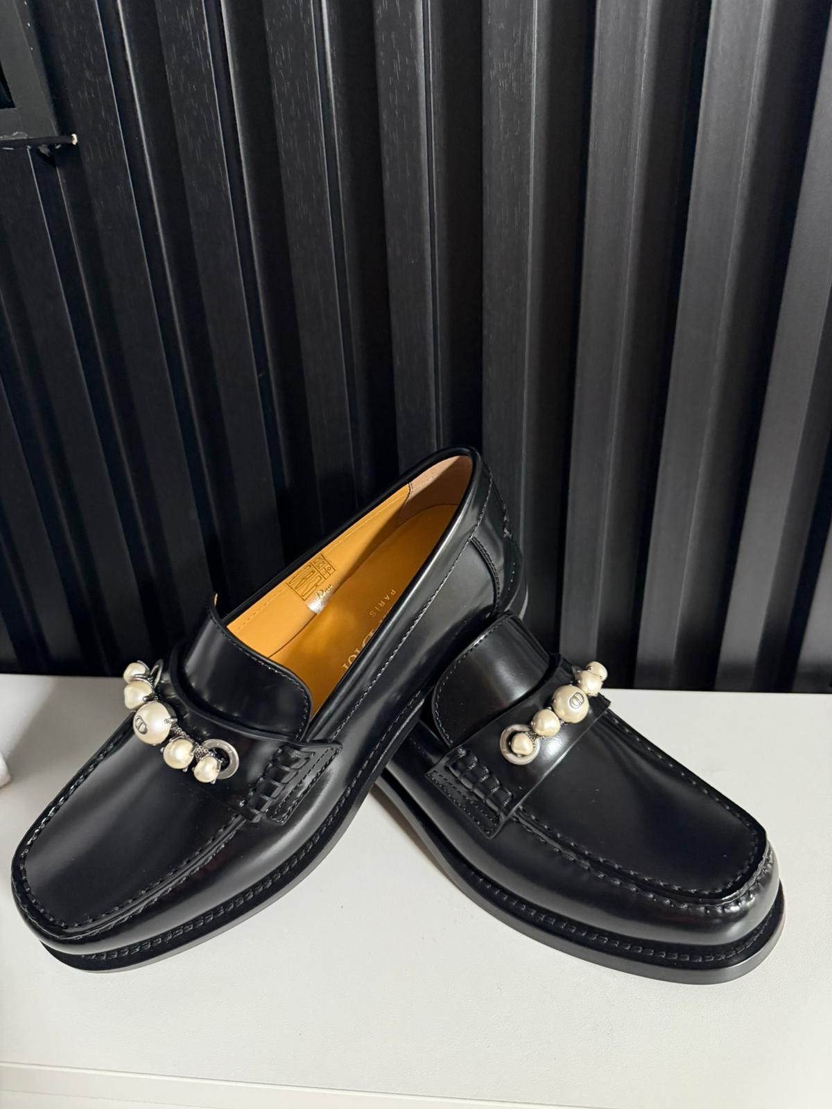 dior mocassini donna in pelle di vitello nero con perle