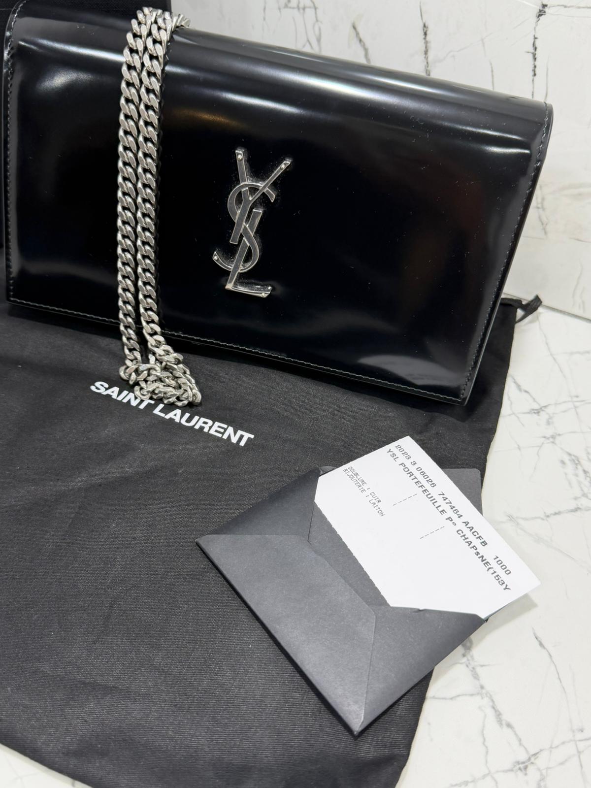 Saint Laurent (YSL) borsa donna  Cassandre Leather Wallet on a Chain Black