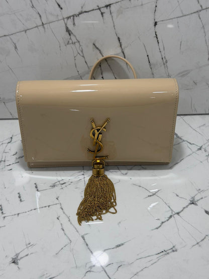 saint Laurent borsa donna Kate tassel  patent leather wallet-on-chain beige