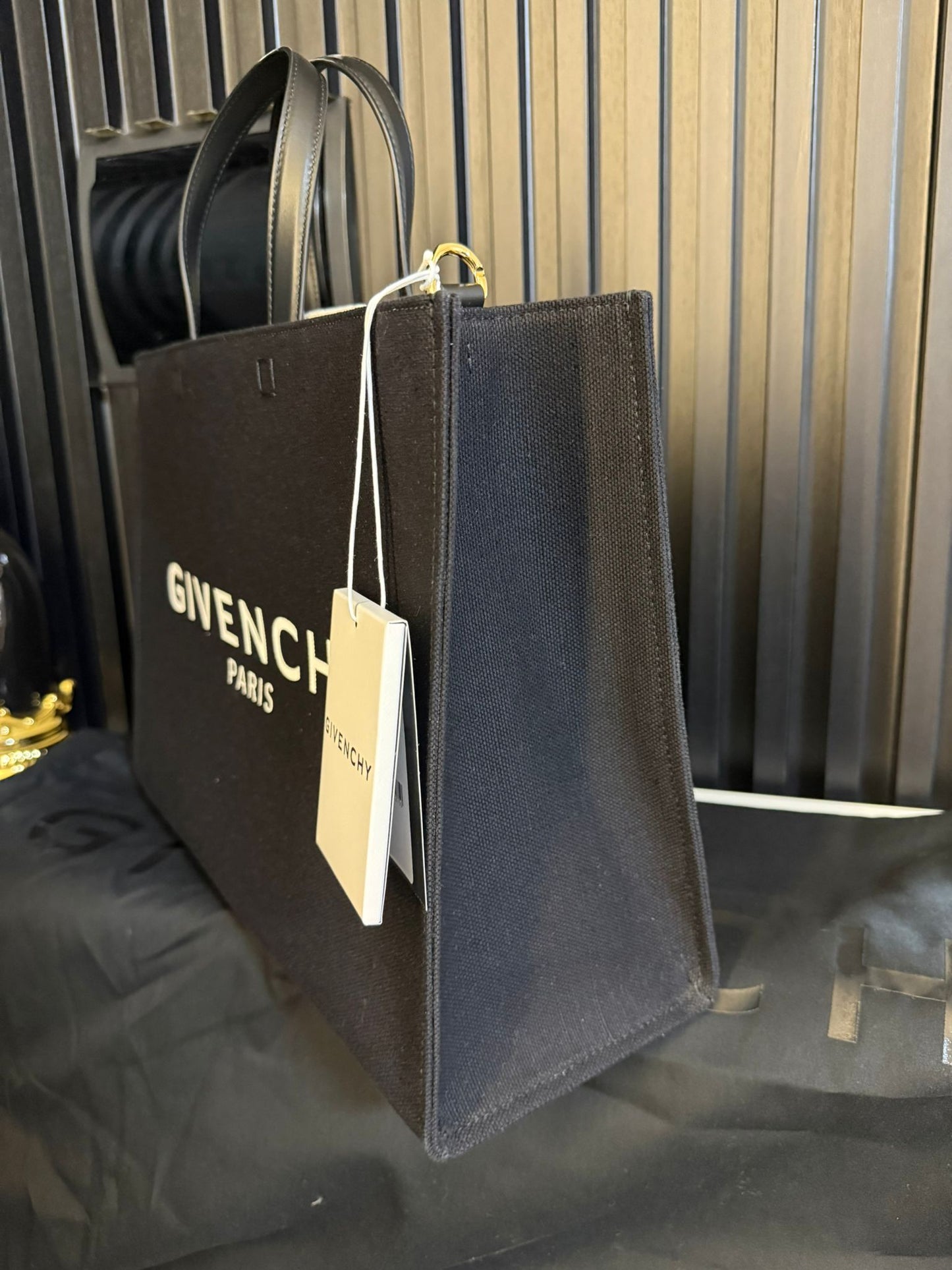 GIVENCHY PARIS BORSA SHOPPING TOTE NERO MEDIUM BB50N2B1F1 001