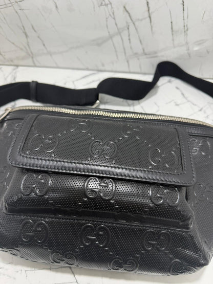 gucci marsupio uomo nero in pelle stampa guccissima