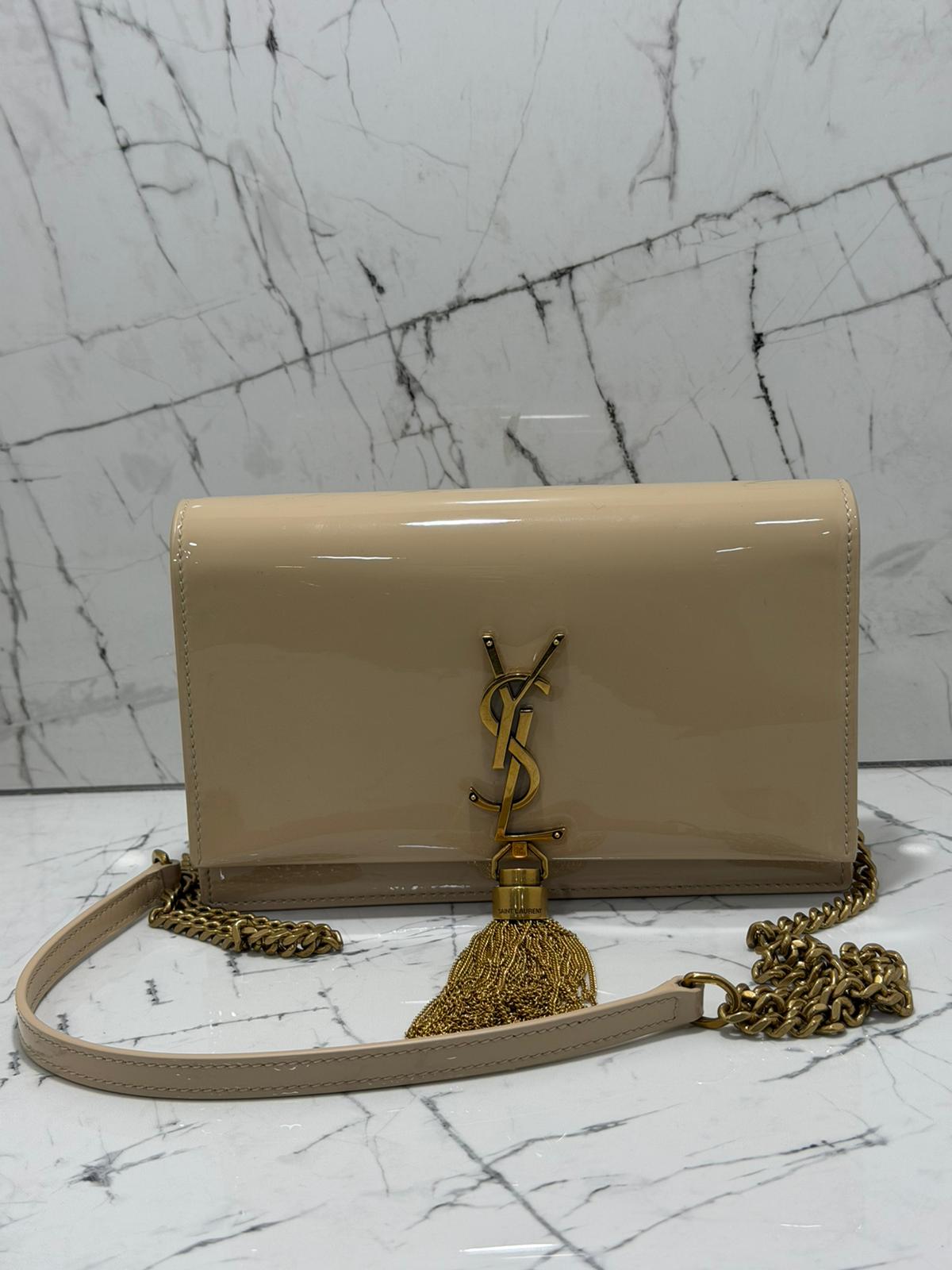 saint Laurent borsa donna Kate tassel  patent leather wallet-on-chain beige