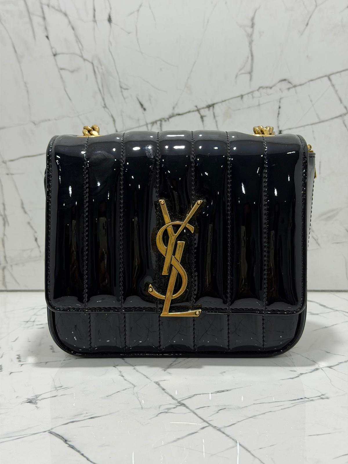 saint laurent borsa donna Patent Calfskin Matelasse Monogram Small Vicky Chain Bag Black