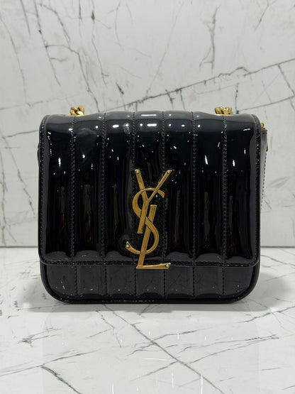 saint laurent borsa donna Patent Calfskin Matelasse Monogram Small Vicky Chain Bag Black