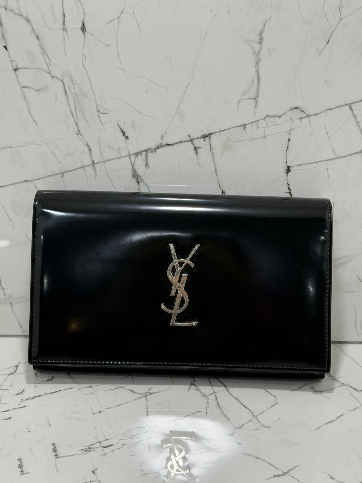 Saint Laurent (YSL) borsa donna  Cassandre Leather Wallet on a Chain Black