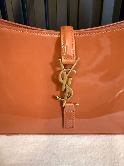 saint Laurent Le 5 A 7 Shoulder Bag in Patent Leather color mild rose