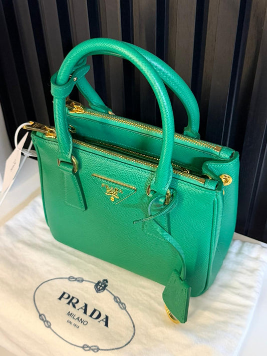 prada galleria mini in soffiano verde