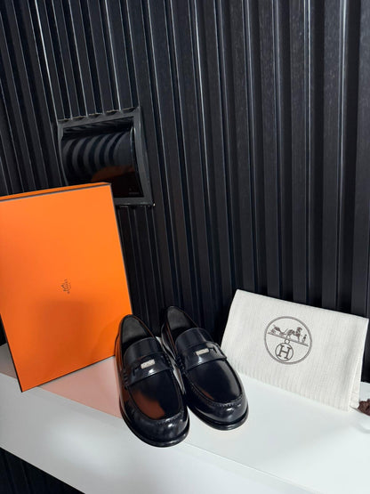 Hermes Mocassini Mezzo in pelle nero