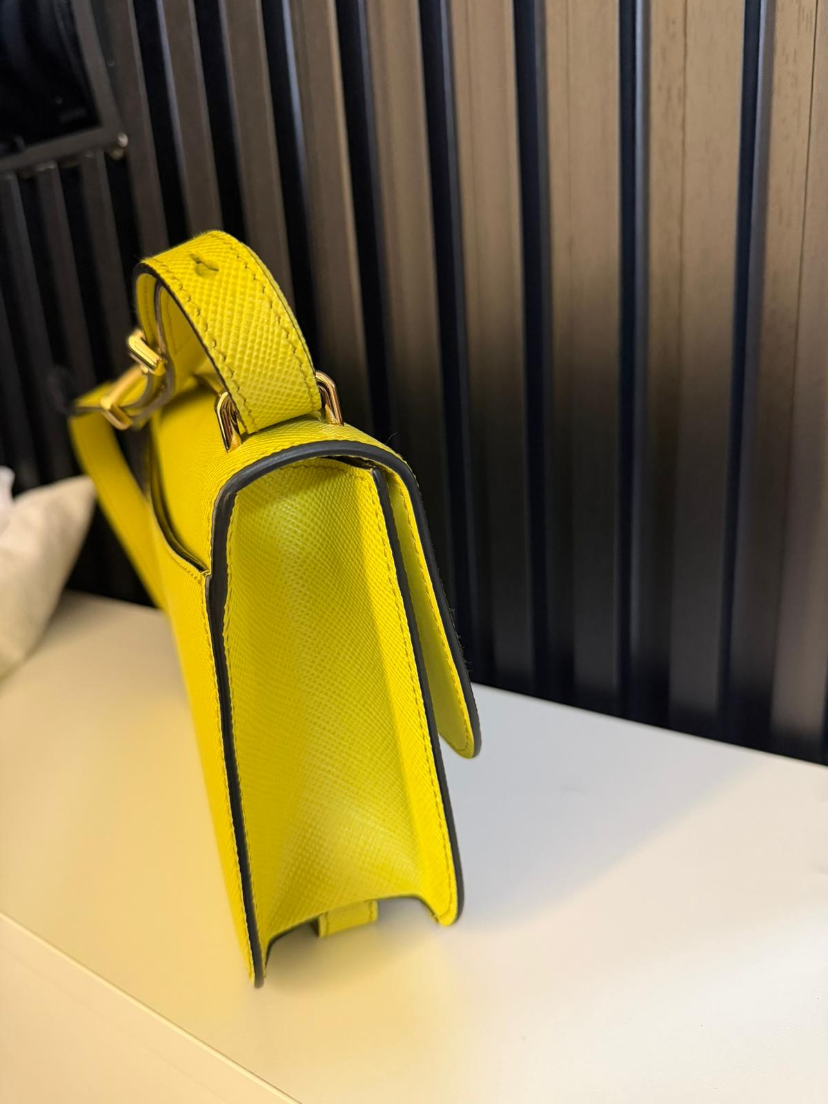 PRADA Borsa a spalla in Saffiano con pattina