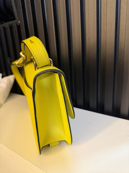 PRADA Borsa a spalla in Saffiano con pattina