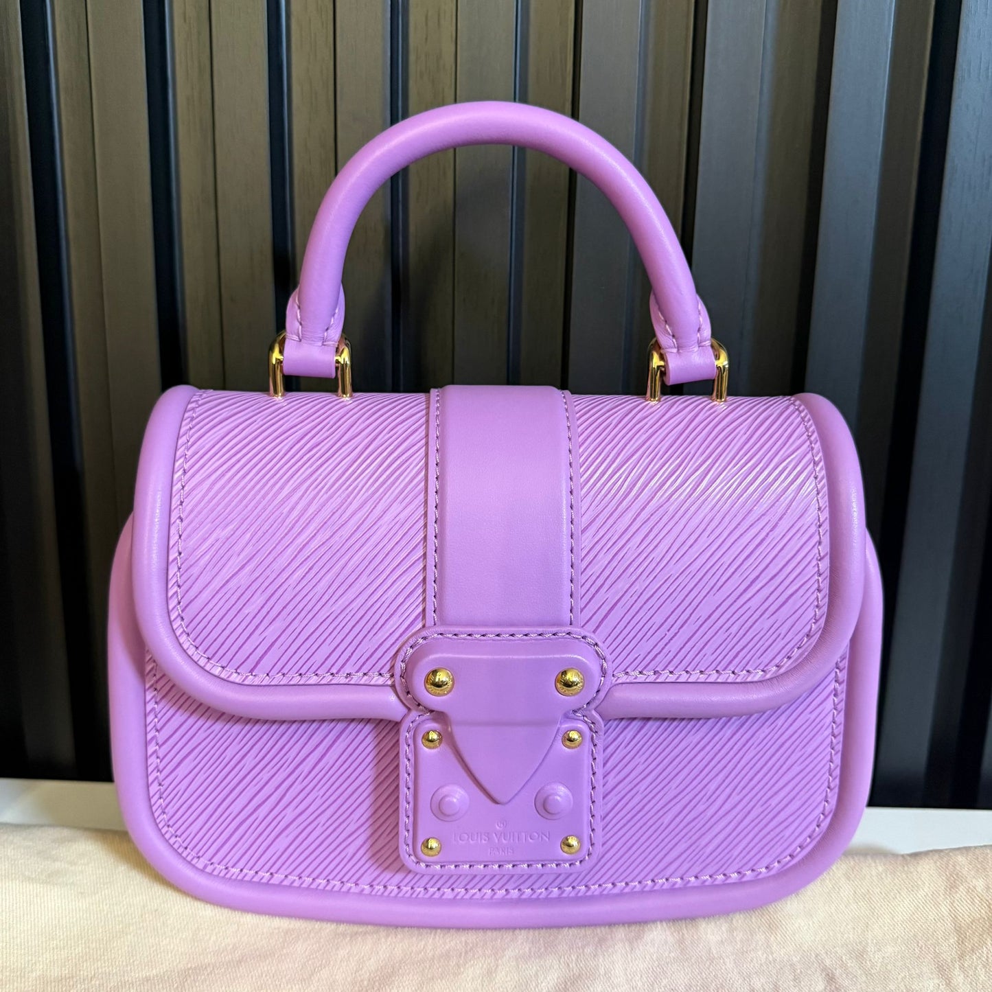 louis Vuitton borsa hide and seek epi v.noto glicine lilla M22725