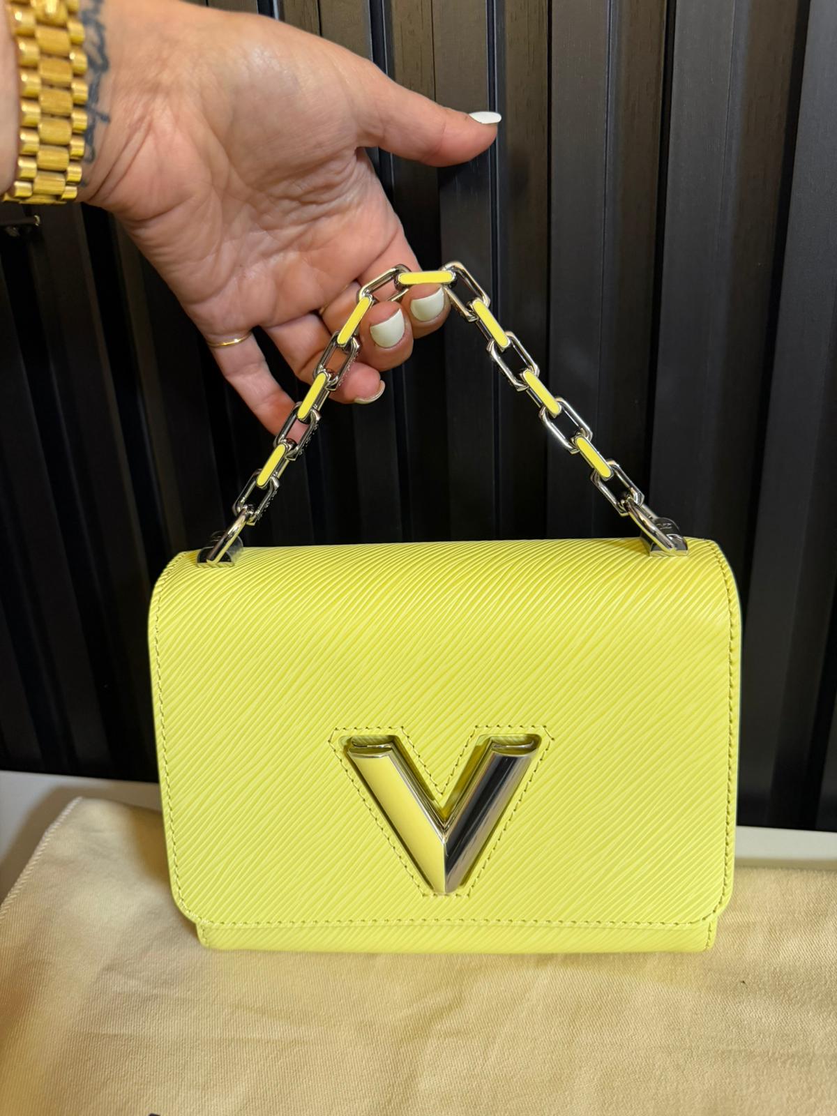 louis vuitton borsa twist pm in epica colore giallo M24632