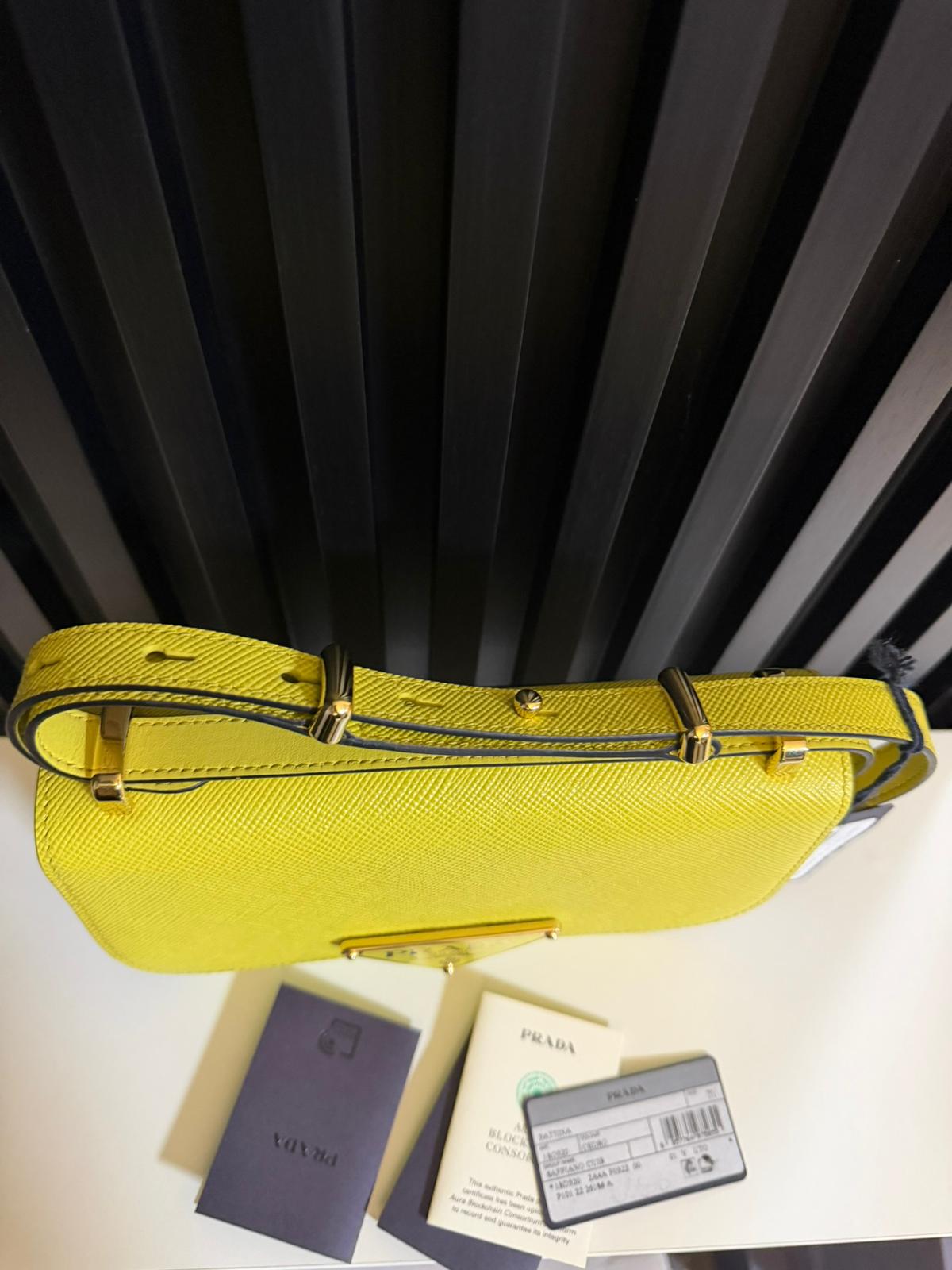PRADA Borsa a spalla in Saffiano con pattina