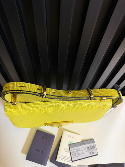 PRADA Borsa a spalla in Saffiano con pattina
