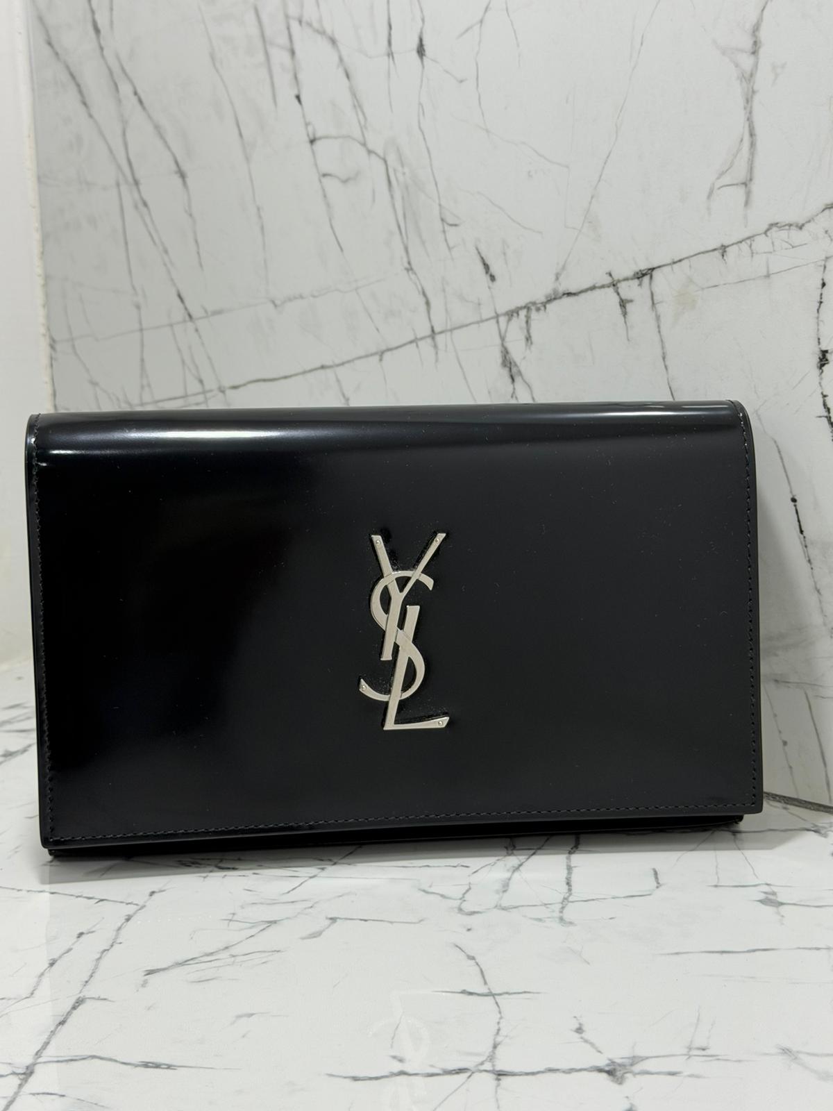 Saint Laurent (YSL) borsa donna  Cassandre Leather Wallet on a Chain Black