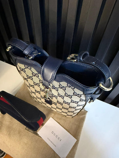 Gucci  Bucket in Blue, GG Supreme Canvas