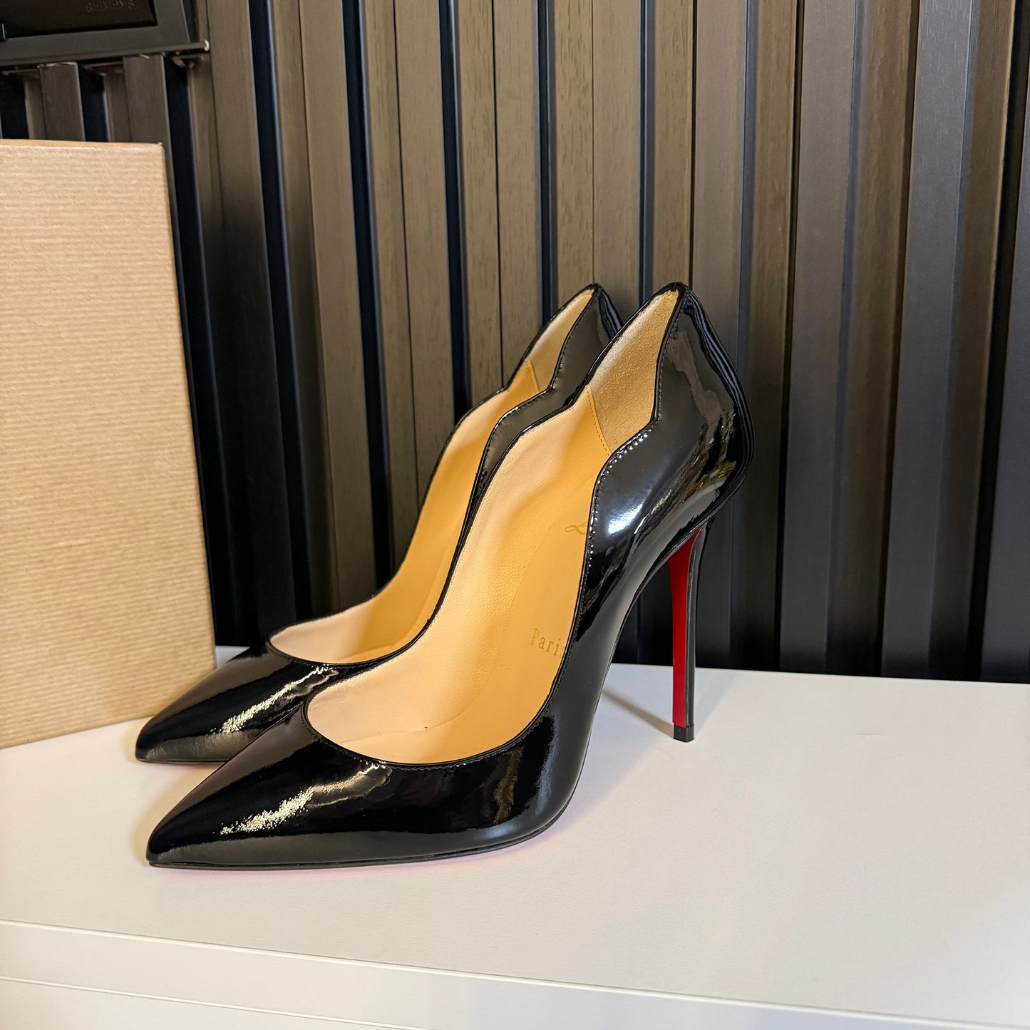 christian louboutin Hot Chick 100 mm Décolleté Vitello verniciato  Nero