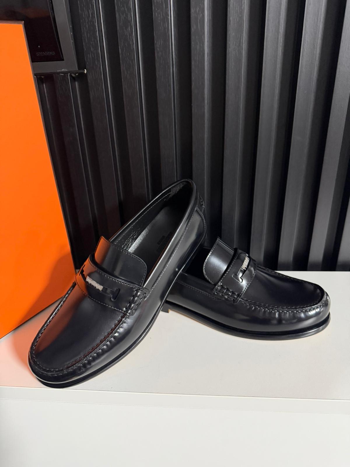 Hermes Mocassini Mezzo in pelle nero