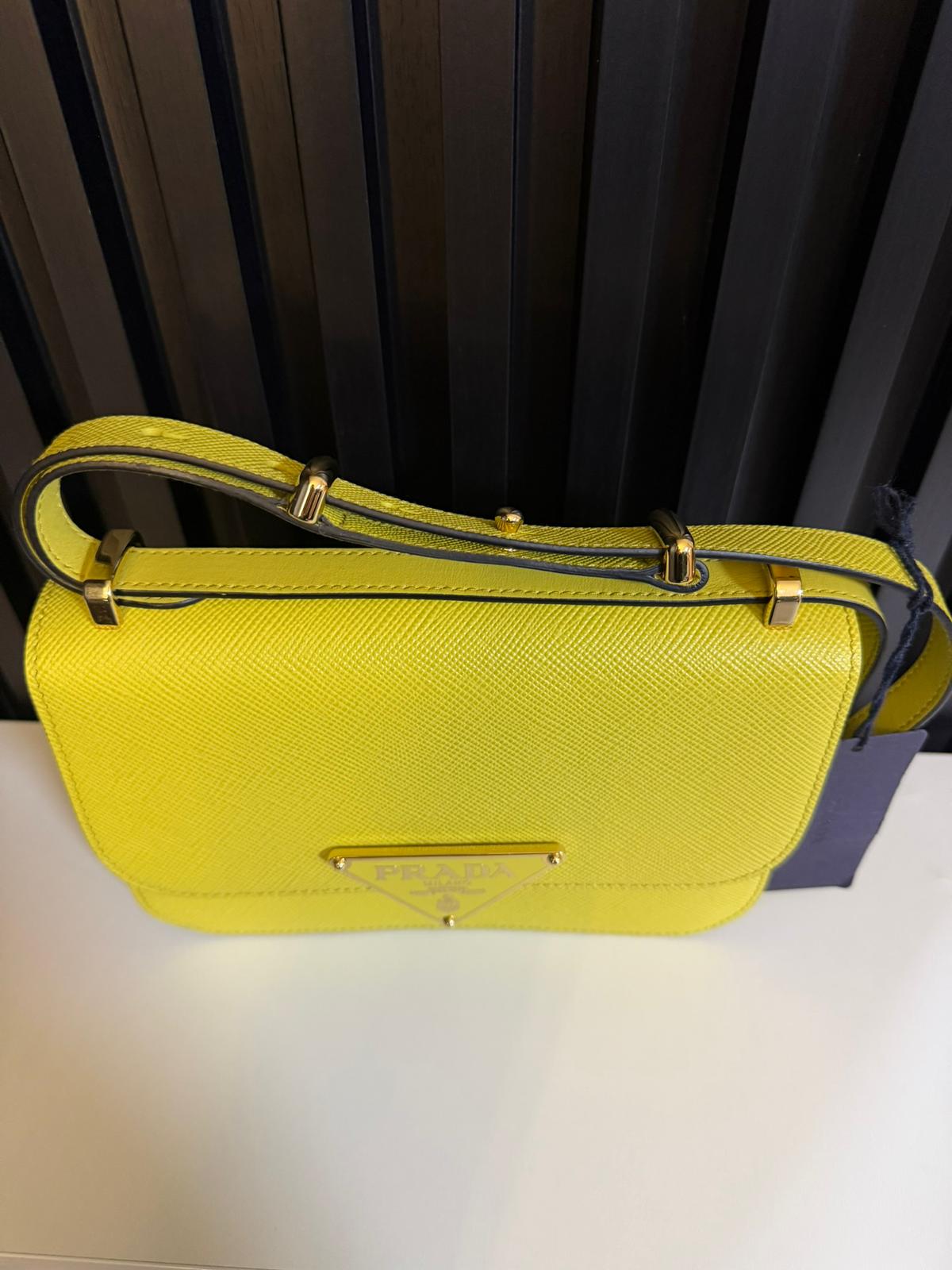 PRADA Borsa a spalla in Saffiano con pattina