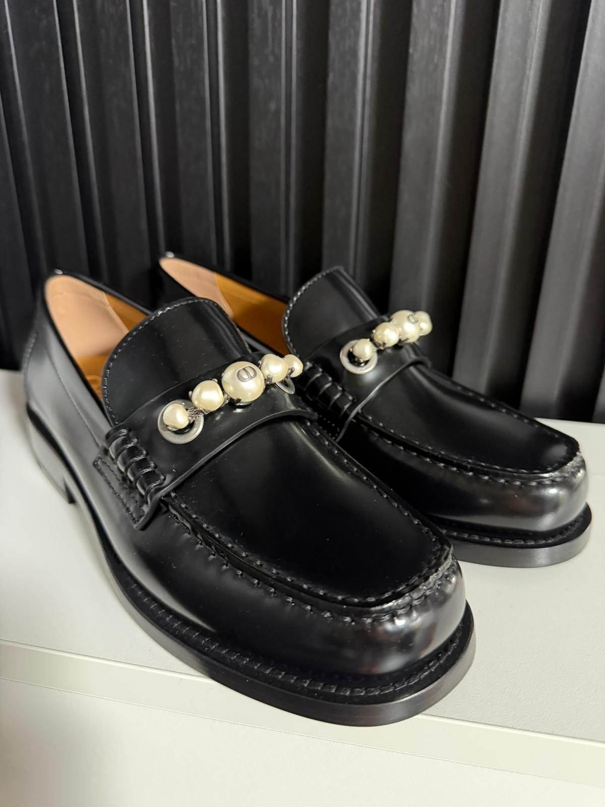 dior mocassini donna in pelle di vitello nero con perle