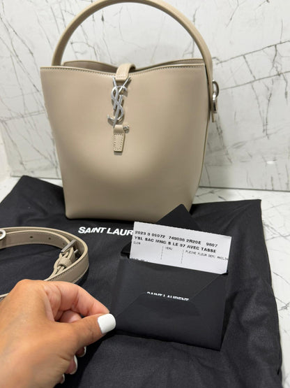 saint laurent Borsa LE 37 in pelle lucida beige
