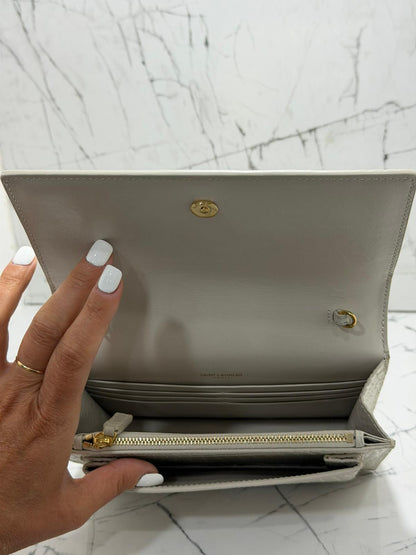 saint laurent borsa donna  Sunset Chain Wallet in crocodile-embossed shiny leather