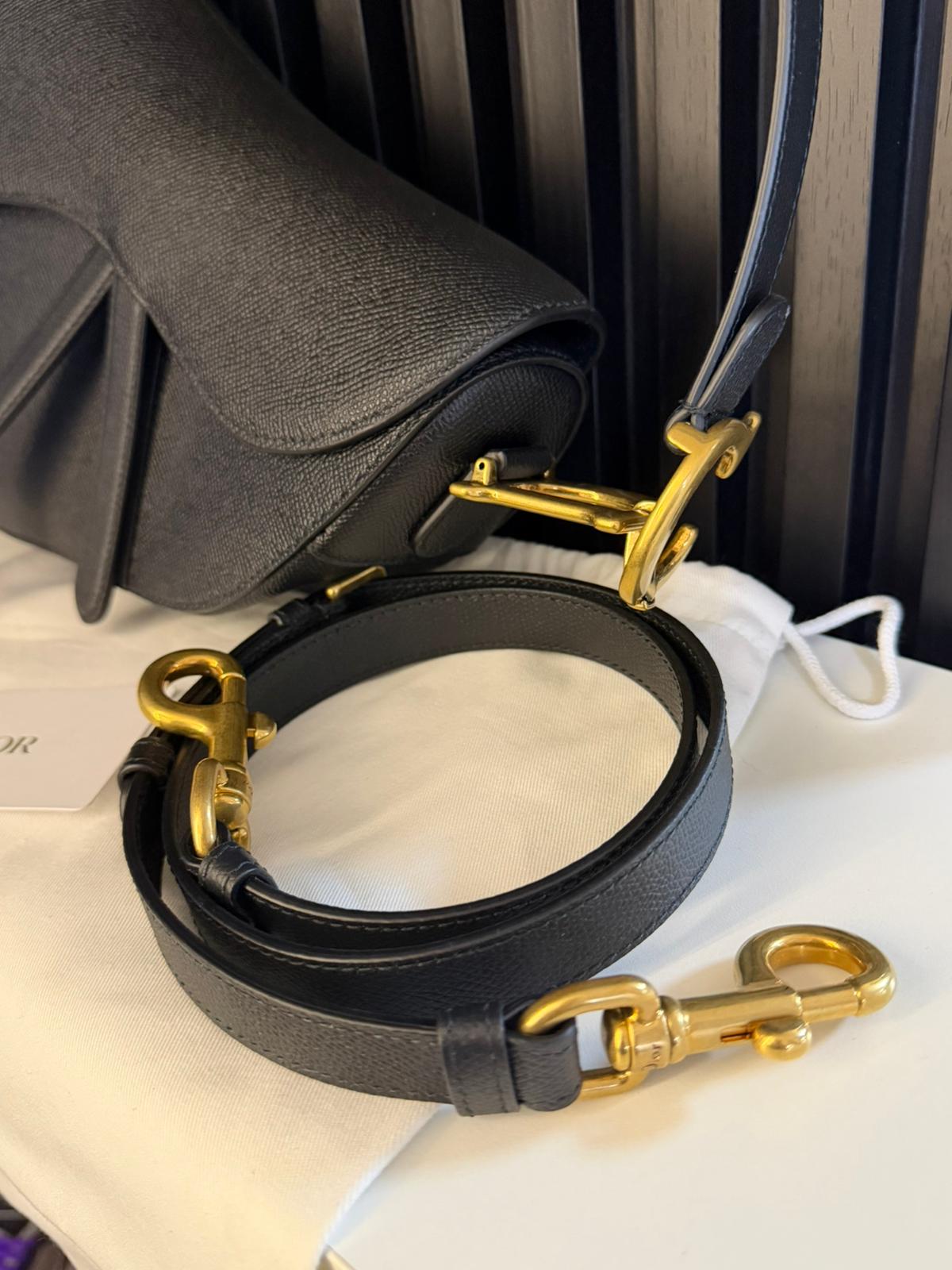 Dior borsa a tracolla saddle in pelle granulata nera