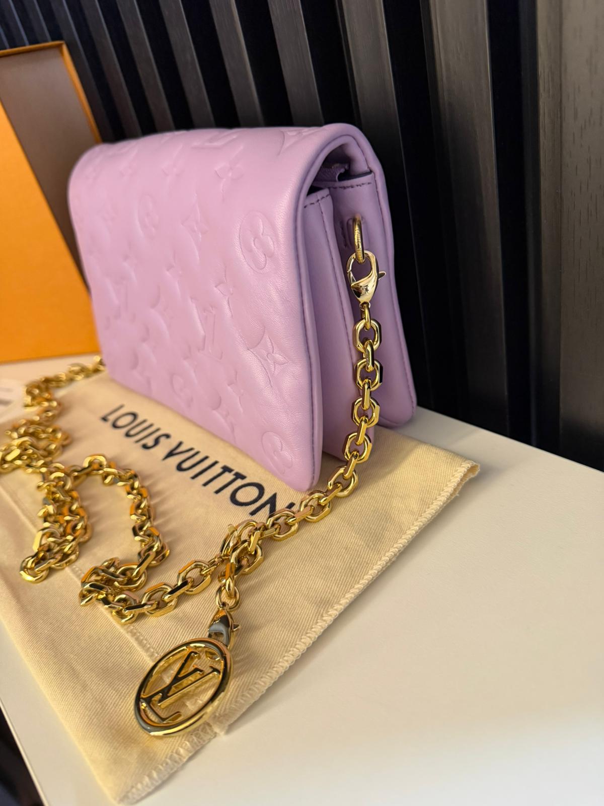 louis vuitton borsa pochette coussin lilla glicine M82067