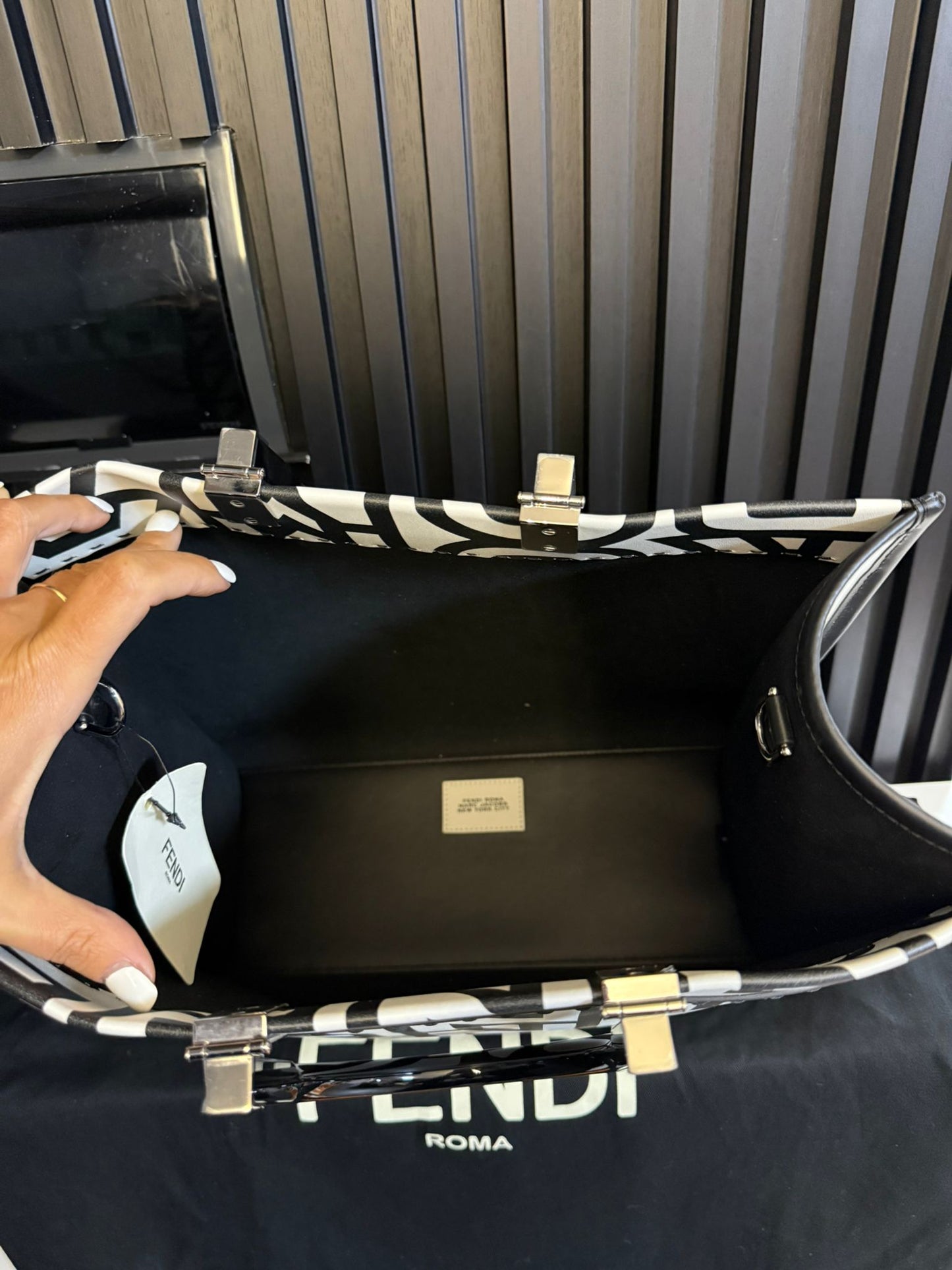 FENDI X MARC JACOBS BORSA SHOPPING TOTE SUNSHINE MEDIUM  IN PELLE BIANCO NERO