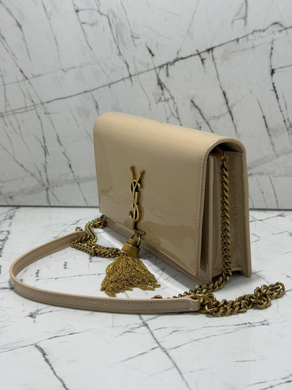 saint Laurent borsa donna Kate tassel  patent leather wallet-on-chain beige