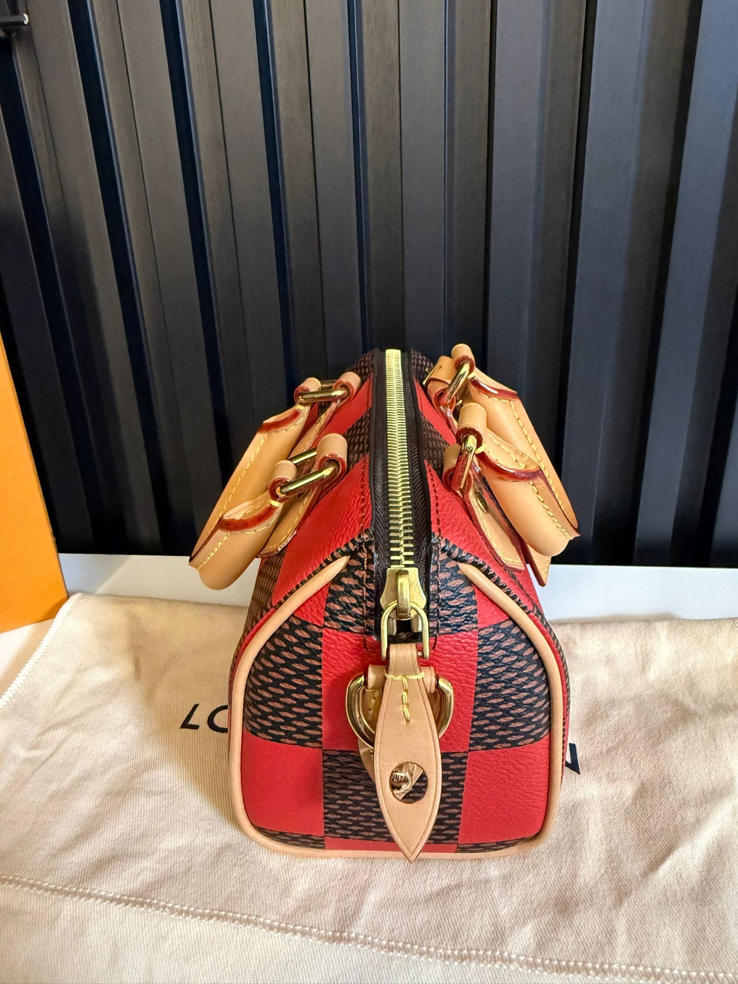 LOUIS VUITTON SPEEDY BANDOULIERE 18 DAMIER POP RED N40611