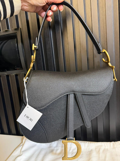 Dior borsa a tracolla saddle in pelle granulata nera