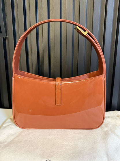 saint Laurent Le 5 A 7 Shoulder Bag in Patent Leather color mild rose