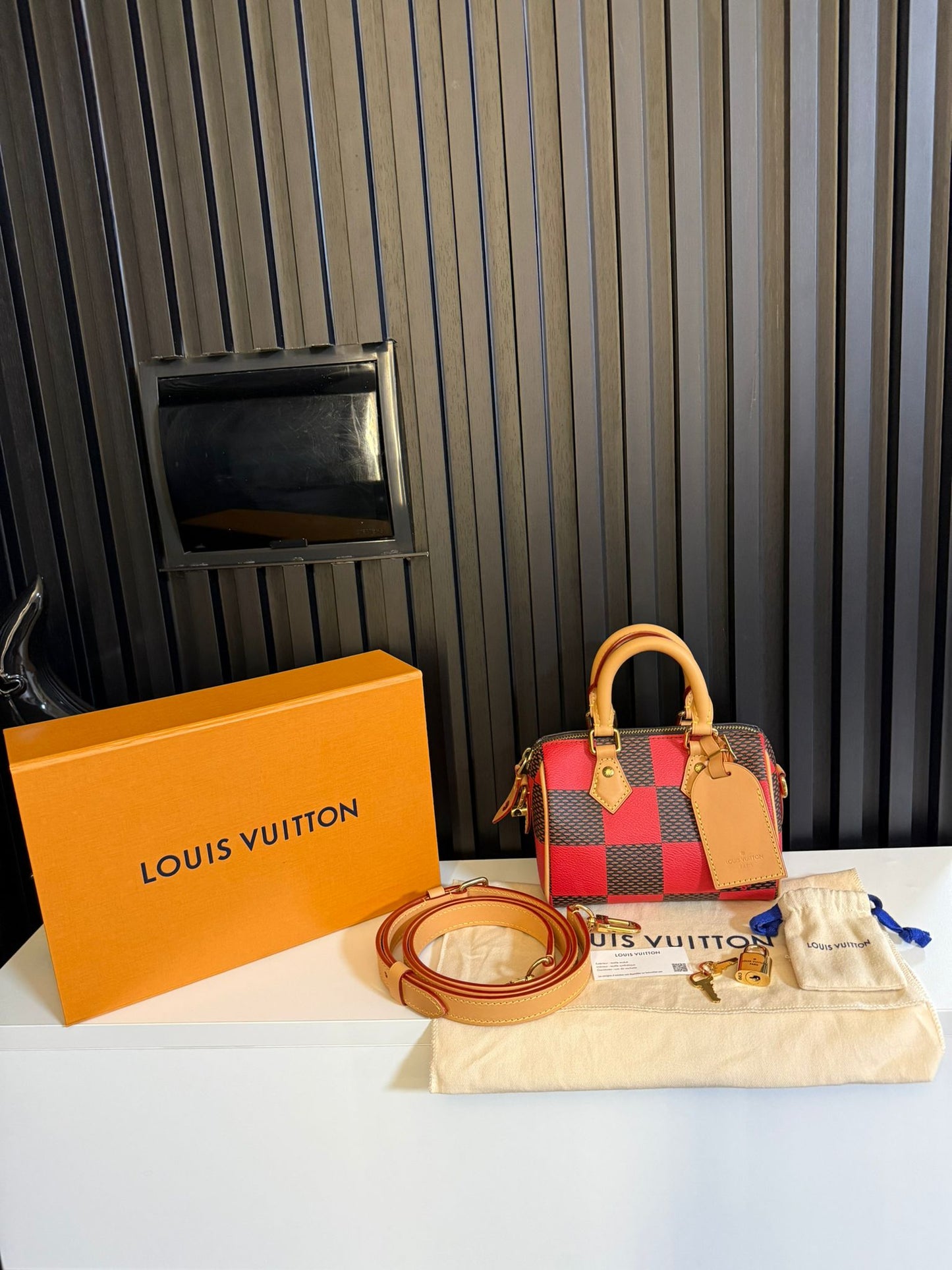 LOUIS VUITTON SPEEDY BANDOULIERE 18 DAMIER POP RED N40611